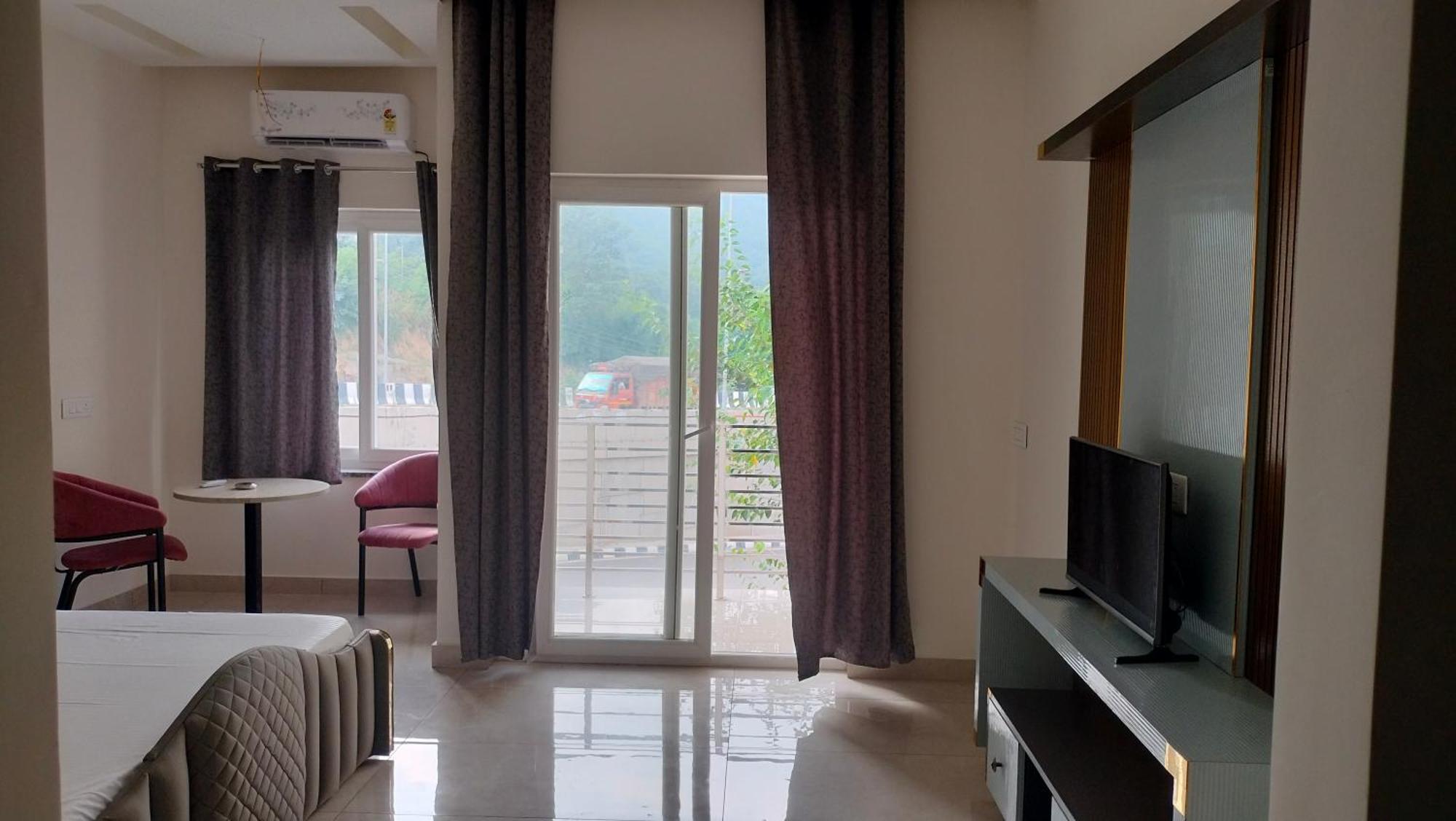 Govind Sagar View Hotel & Restaurant Bilaspur  Esterno foto