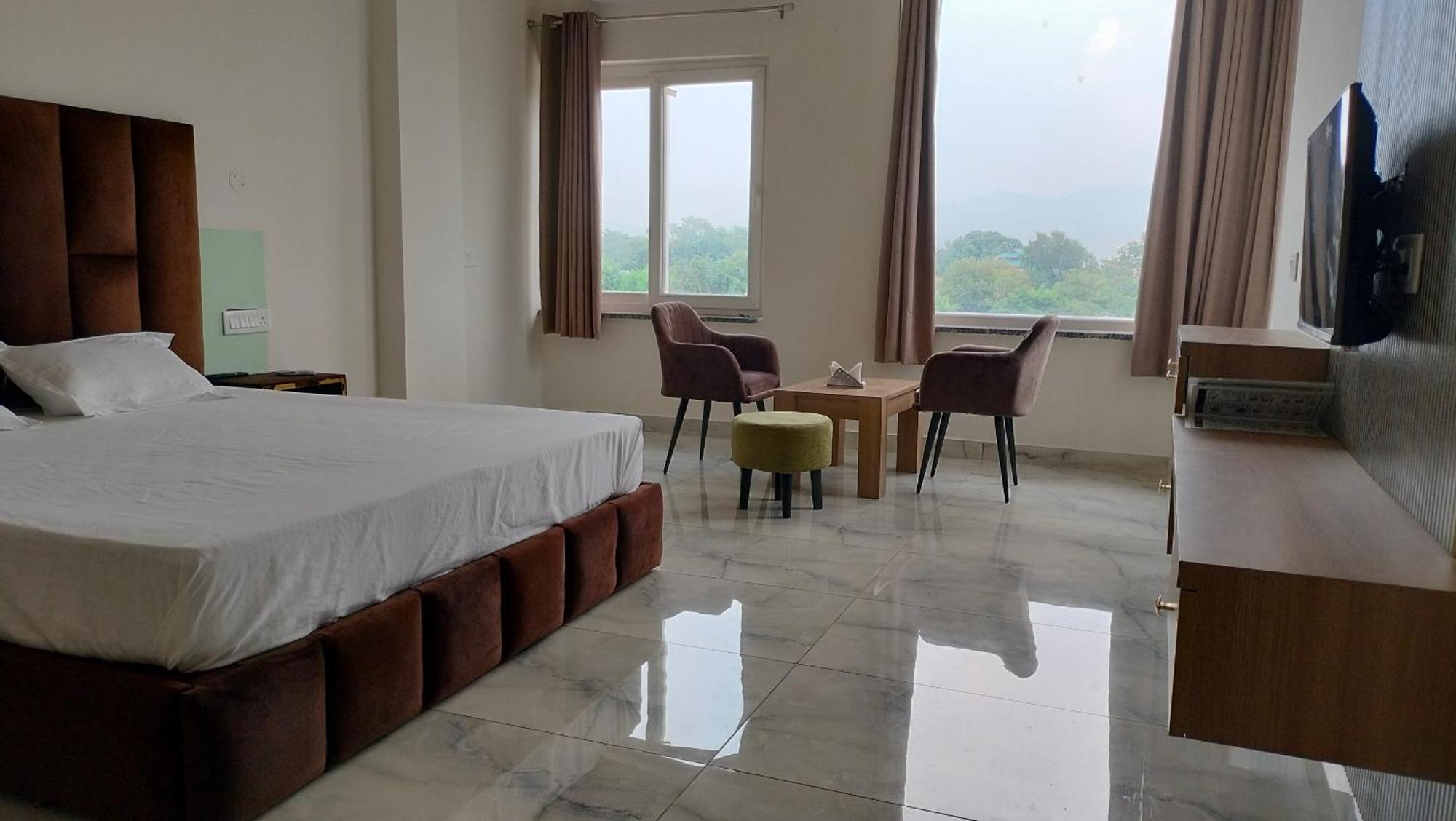 Govind Sagar View Hotel & Restaurant Bilaspur  Esterno foto