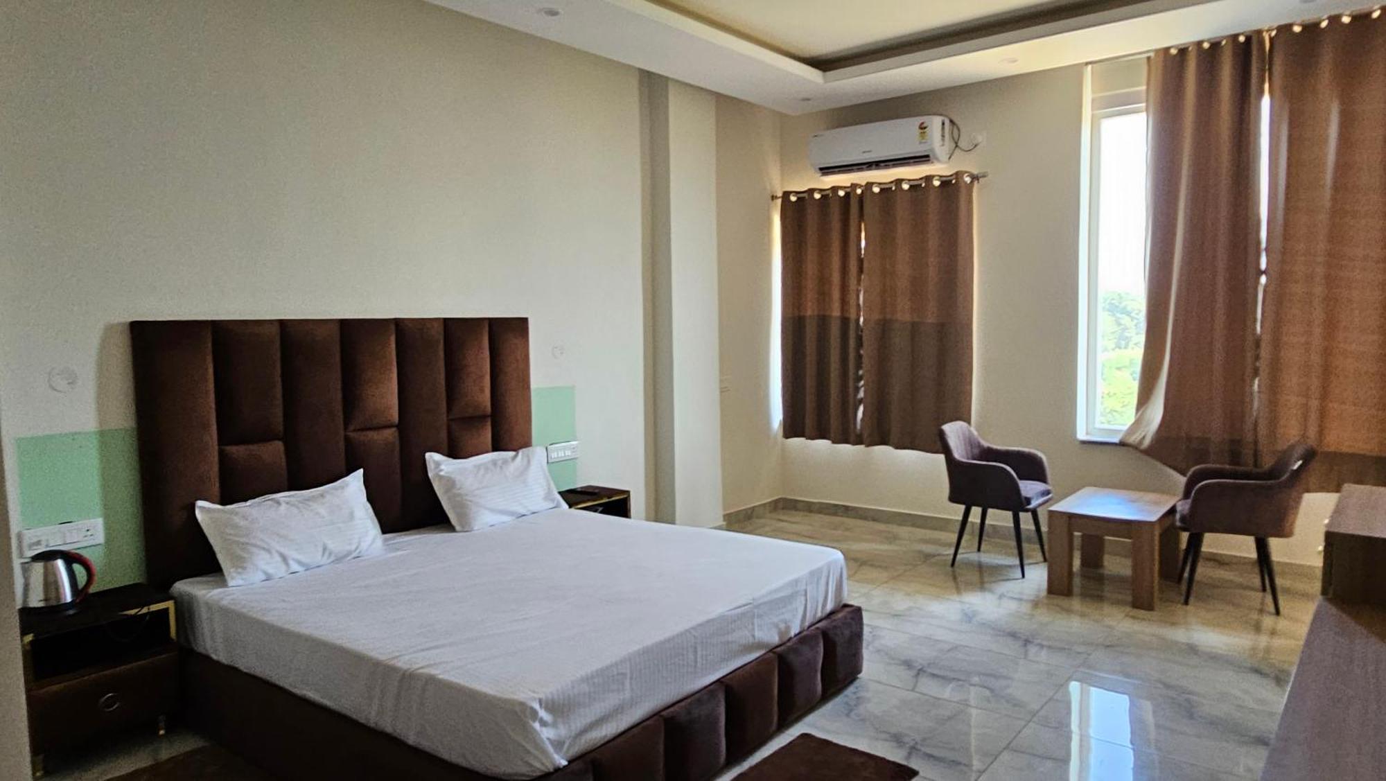 Govind Sagar View Hotel & Restaurant Bilaspur  Esterno foto